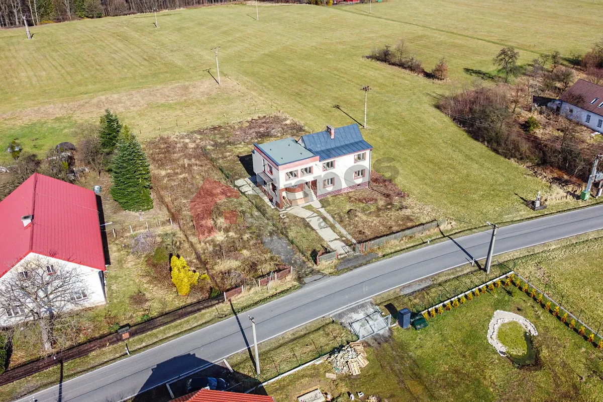 Prodej rodinného domu 285 m², pozemek 722 m²